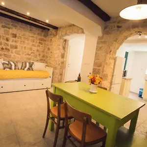 https://apartment-sunce-kastela-21217.splithotels.org